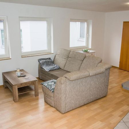 Schoene 2-Raum-Wohnung Im Zentrum Waltershausens Extérieur photo