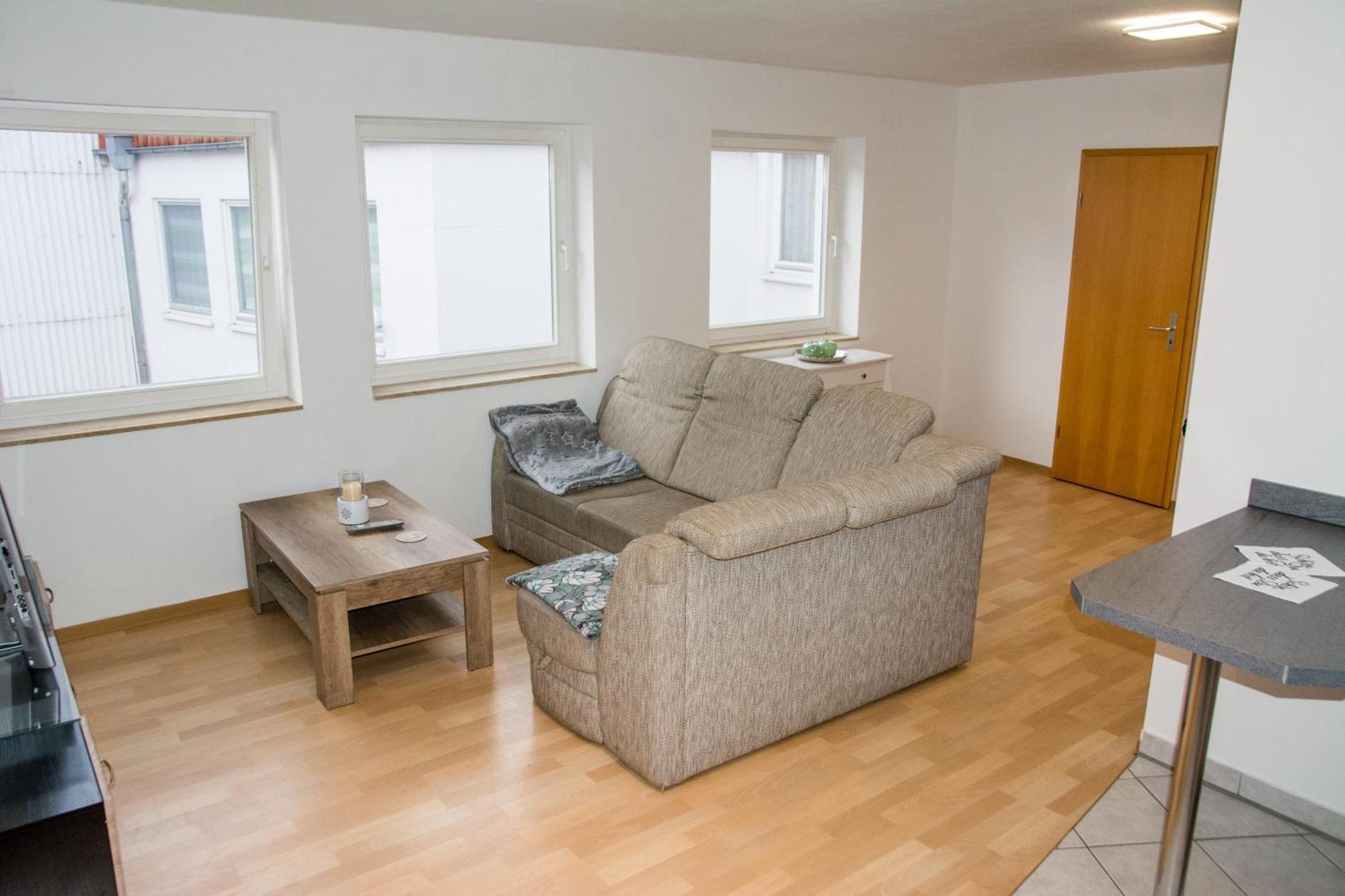 Schoene 2-Raum-Wohnung Im Zentrum Waltershausens Extérieur photo