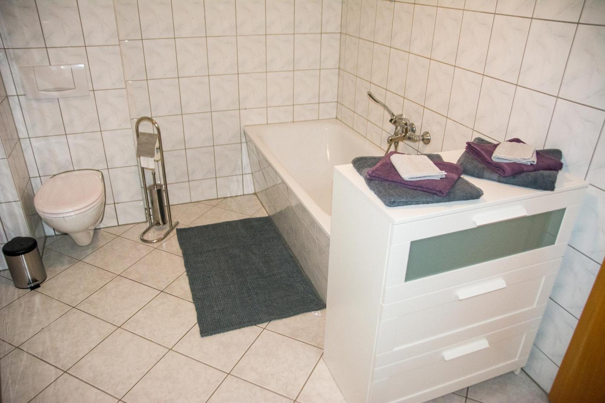 Schoene 2-Raum-Wohnung Im Zentrum Waltershausens Extérieur photo